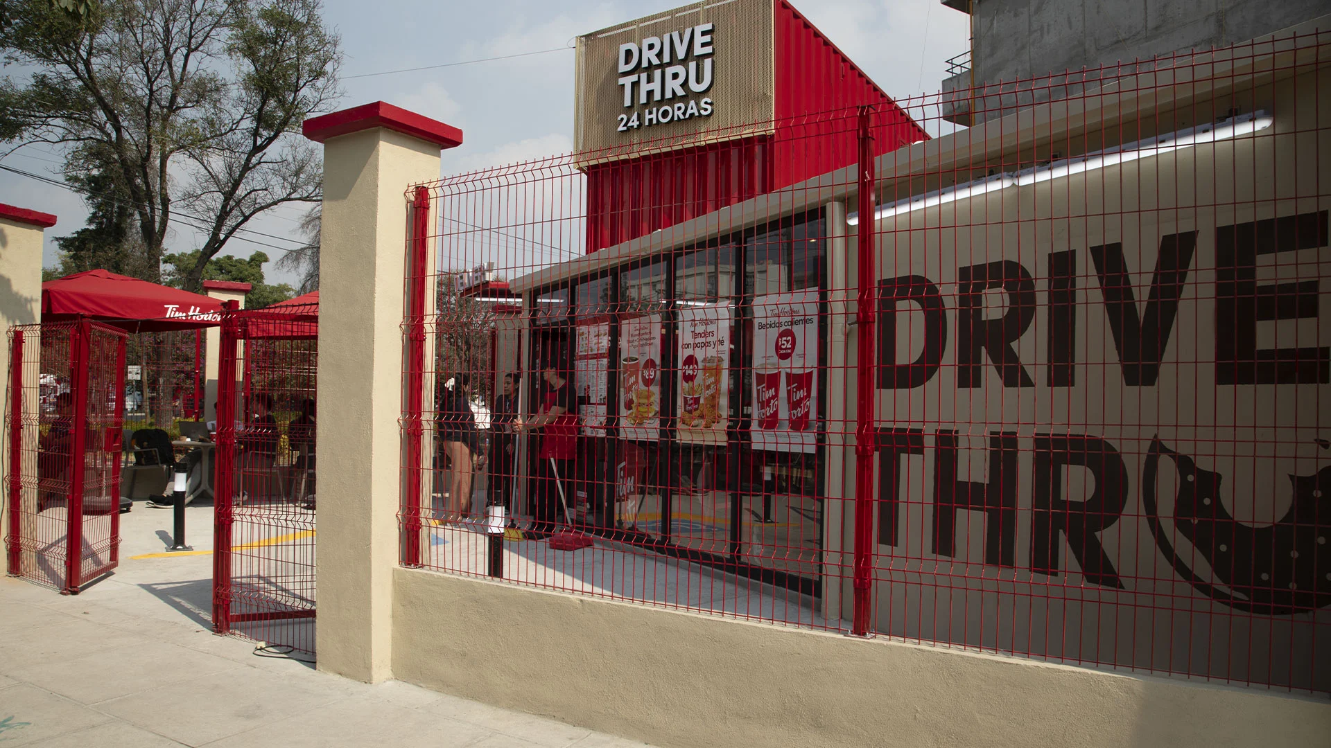 Construcción con Contenedores Comercial - Oscon Monterrey, México -Tim Hortons Reforma