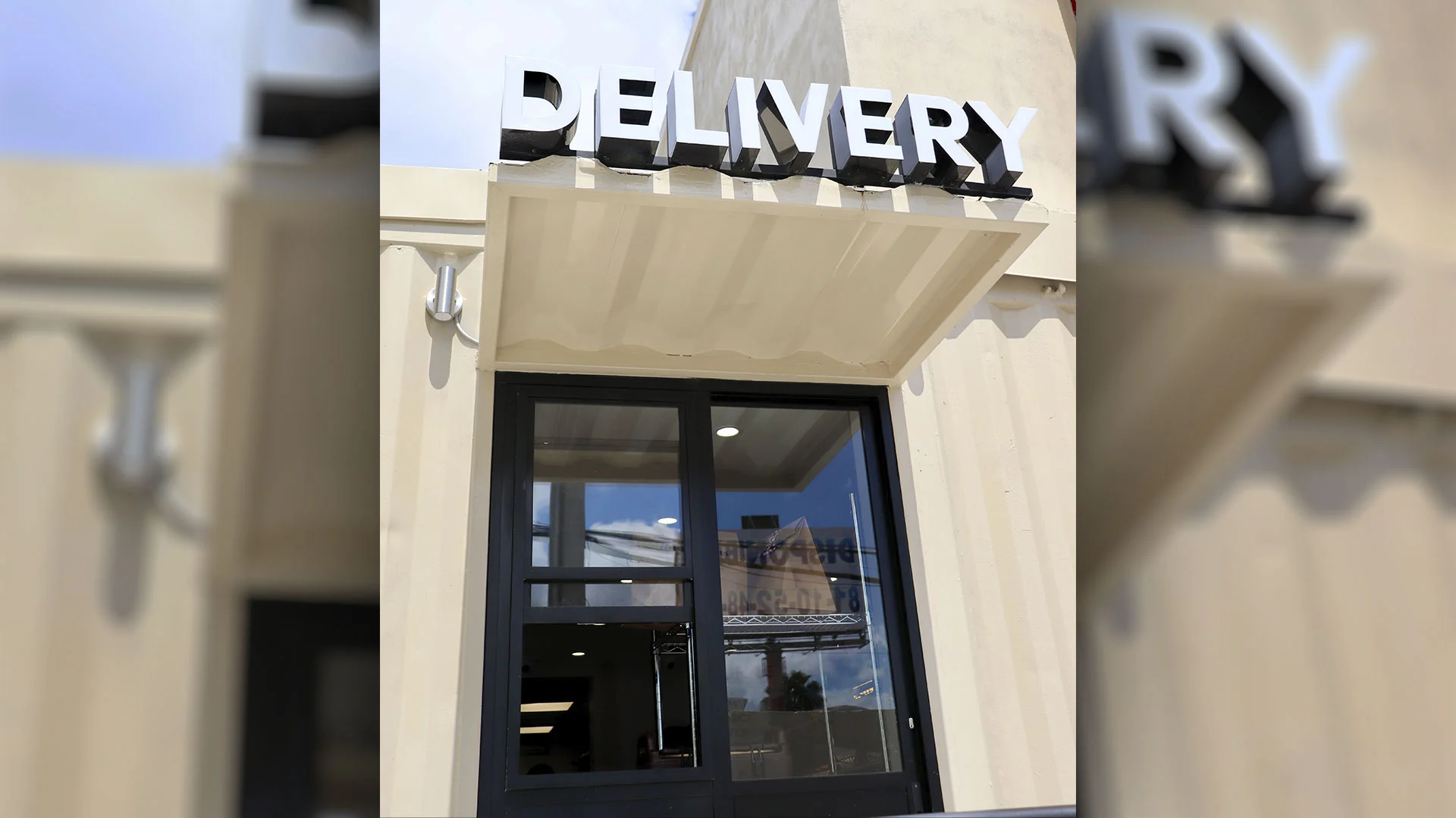 Construcción Modular con Contenedores Comercial - Oscon Monterrey México - Tim Hortons Leones