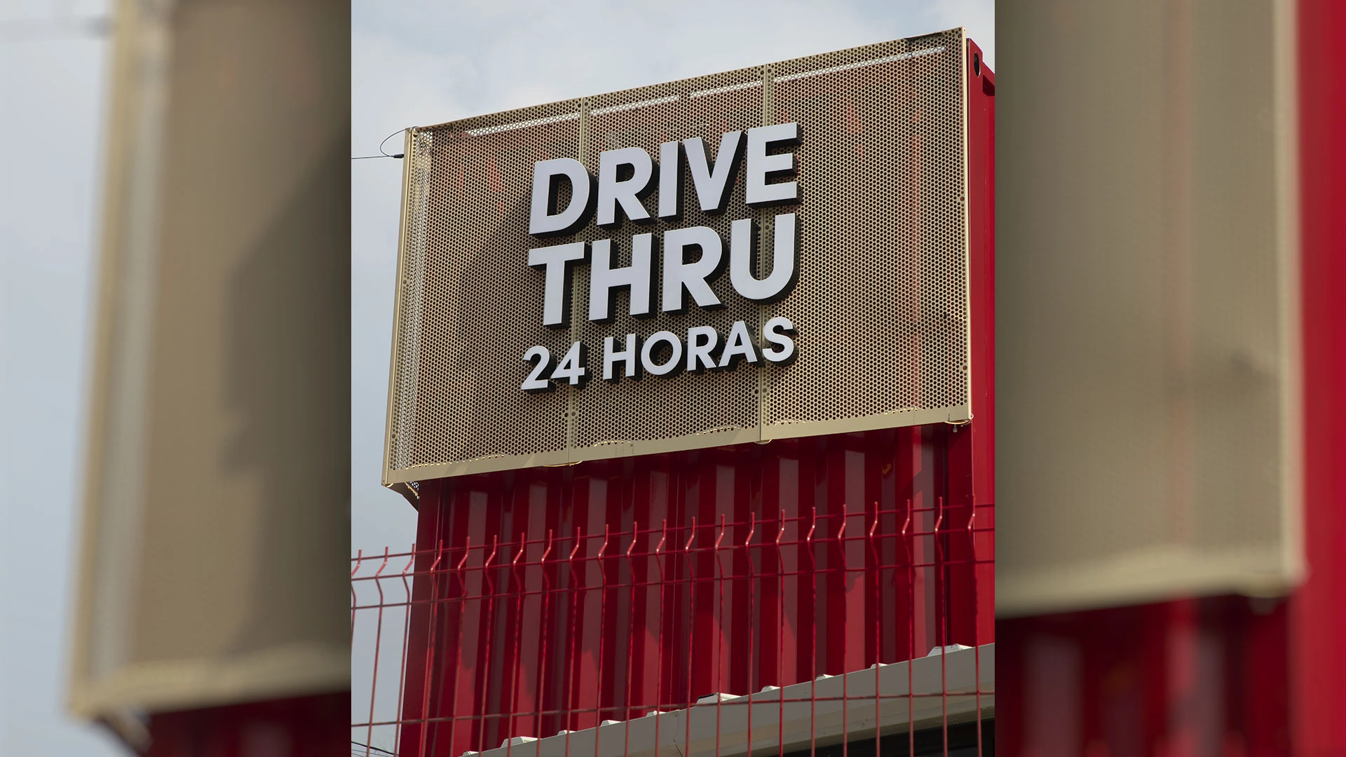 Oscon Mty México - Tim Hortons Reforma - Construcción con Contenedores -Comercial